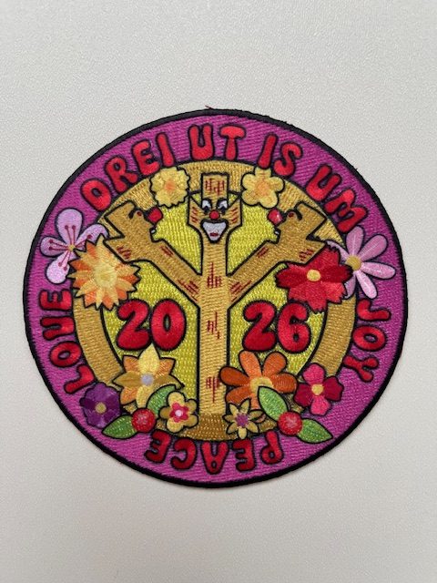 Jaarembleem 2026 'Drei ut is um'