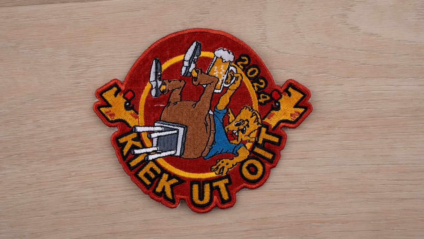 Jaarembleem 2024 'Kiek ut Oit'