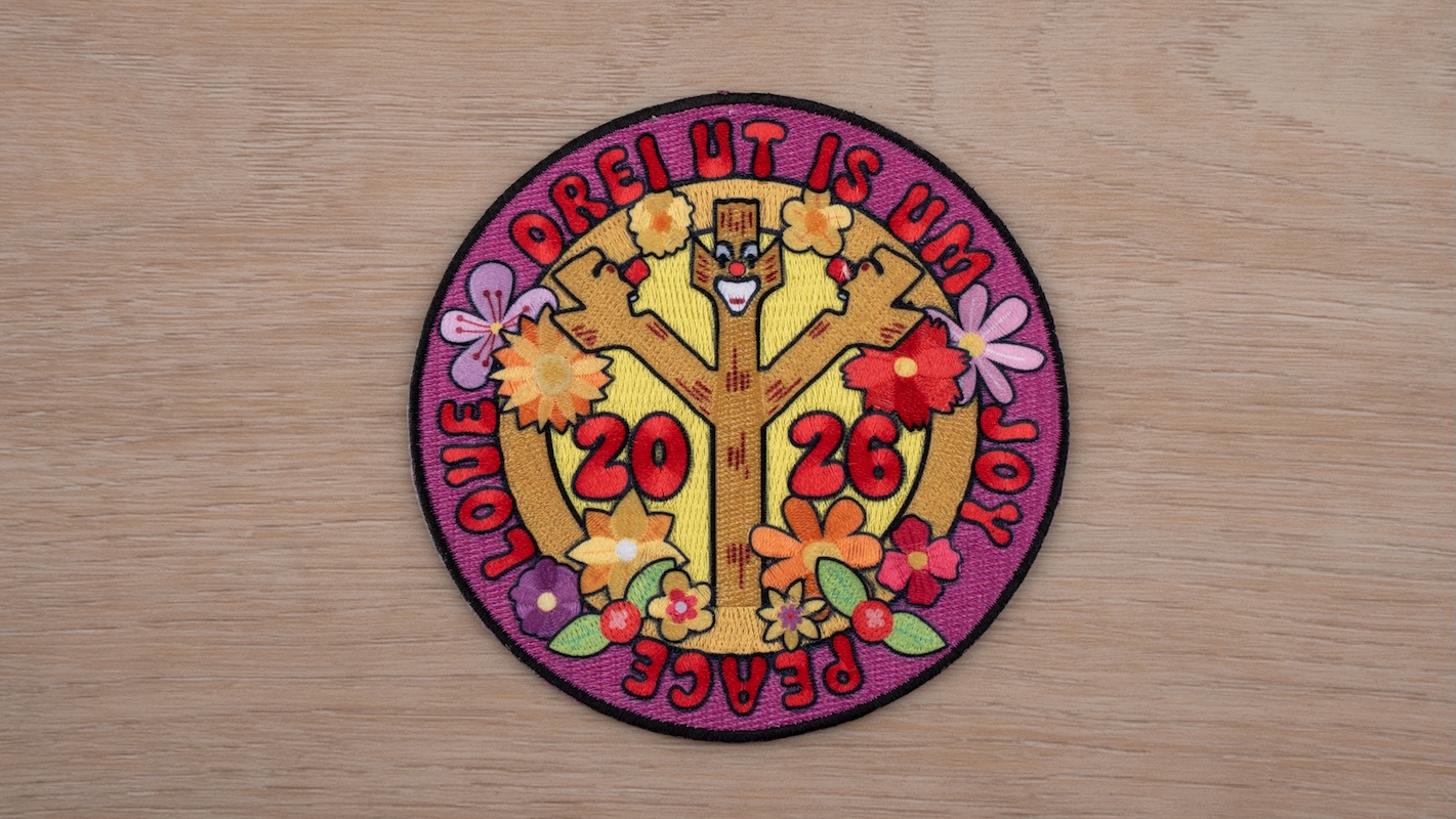 Jaarembleem 2026 'Drei ut is um'